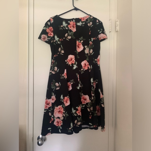 ALYX petite black dress with pink floral and shoulder cutout size 14P - Picture 4 of 11